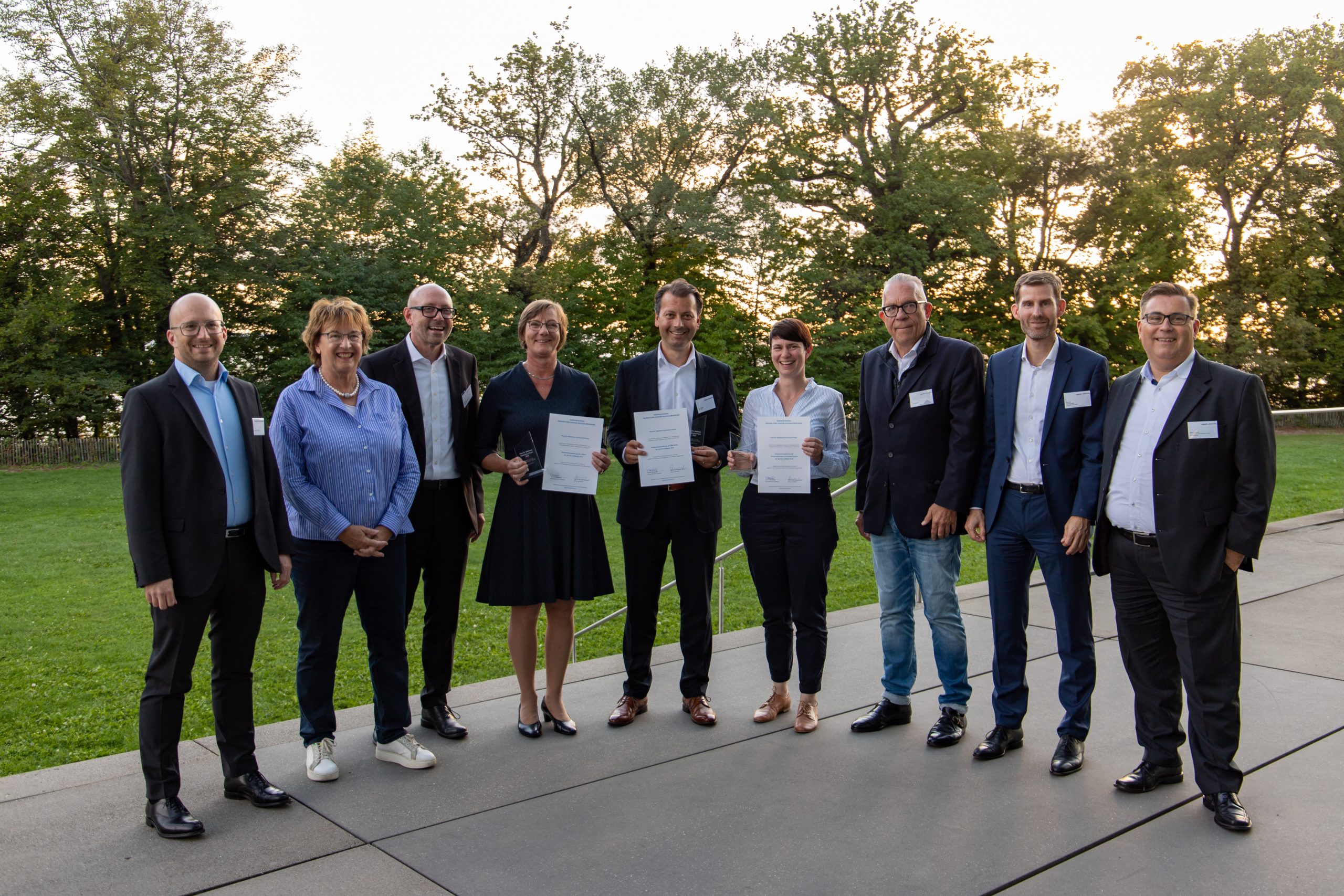 Preisträger:innen 2022 sowie Kommissionsmitglieder (Foto: ZU/Nicolas Bühringer)